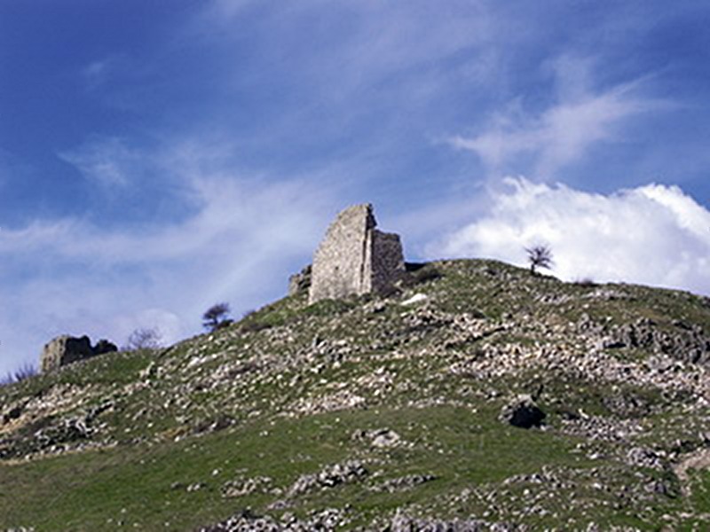 Resti dell'abitato medievale di Satrianum