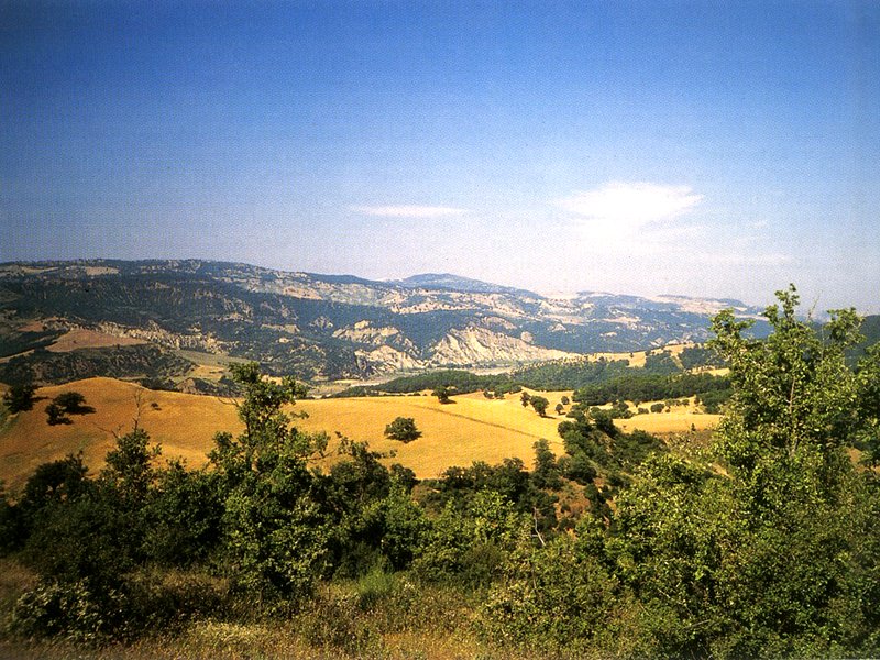 La valle del Sauro vista dal santuario di Serra Lustrante