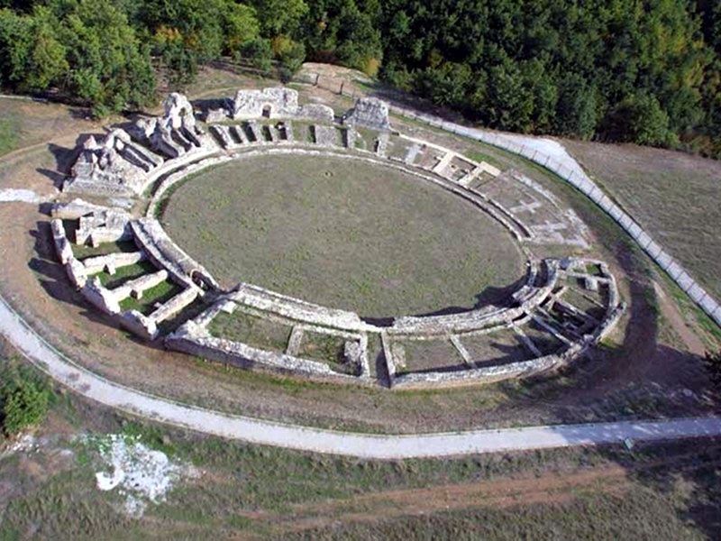L'anfiteatro romano di Grumentum visto dall'alto